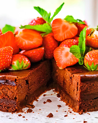 Шоколадный чизкейк с ягодами