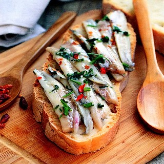 Маринованные сельдь и скумбрия