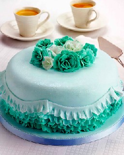 Торт с цветами и оборками