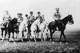 Охрана русских Царей - В числе других служб охрану Николая II нес собственный его императорского величества конвой