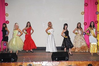 На сцене Мисс Торез 2010