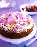 Пирог с розовым сиропом
