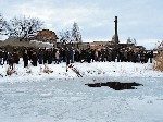 У проруби Крещение в Торезе 19 января 2013 года на Новой плотине