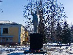 Памятник Ленину возле кинотеатра Торез